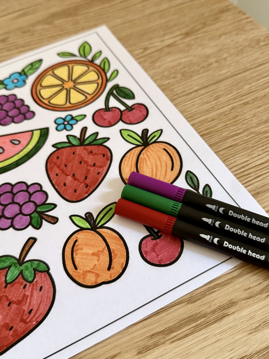 Dibujo de frutas pintado con marcadores BRILL de doble punta